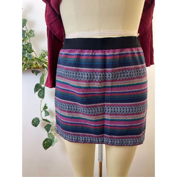 American Eagle Outfitters Dresses & Skirts - American Eagle 🦅- Pattern Skirt